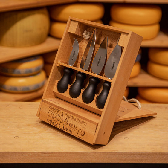 010402 - BOSKA Cheesemongers Parm set Incl. 4 messen
